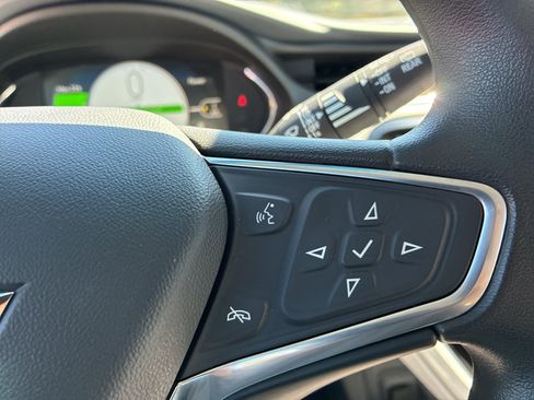 Used 2018 Chevrolet Bolt LT FWD image 28
