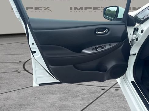 Used 2023 Nissan Leaf S FWD image 16