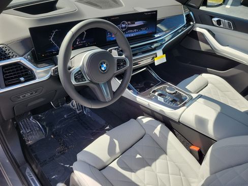 New 2026 BMW X5 xDrive40i w/ M Sport Package AWD/4WD image 18