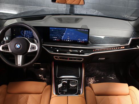 Used 2025 BMW X5 sDrive40i w/ M Sport Package RWD image 25