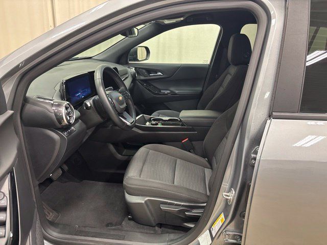 Used 2026 Chevrolet Equinox LT AWD/4WD image 22