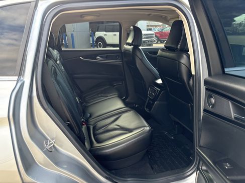 Used 2023 Lincoln Nautilus Reserve image 7