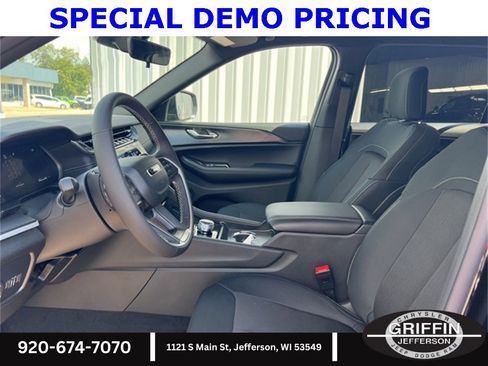 New 2025 Jeep Grand Cherokee L Laredo w/ Luxury Tech Group I image 18