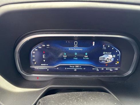Used 2023 Chevrolet Suburban Premier AWD/4WD image 6