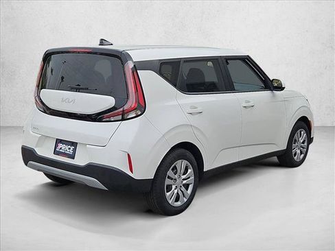 Used 2023 Kia Soul LX FWD image 5