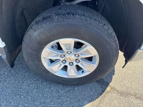 Used 2025 Chevrolet Silverado 1500 LT AWD/4WD image 29