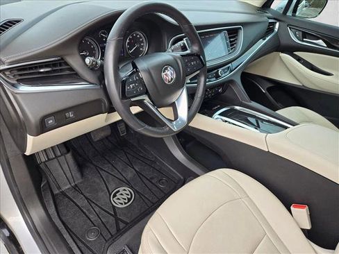 Used 2022 Buick Enclave Essence w/ Sport Touring Edition image 10