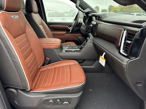 New 2026 GMC Sierra 2500 Denali Ultimate w/ Max Trailering Package image 17