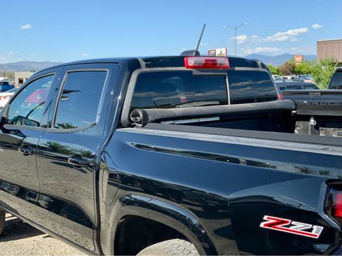 Used 2025 Chevrolet Colorado Z71 AWD/4WD image 11
