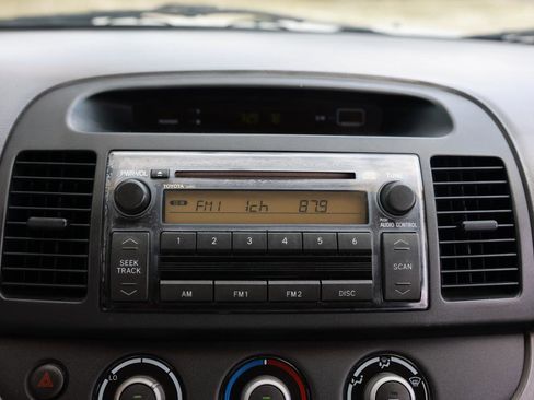 Used 2005 Toyota Camry SE image 31