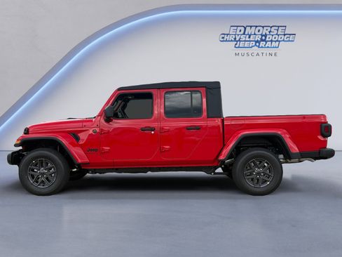 New 2025 Jeep Gladiator Sport image 2