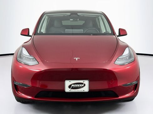 Used 2025 Tesla Model Y Long Range image 4