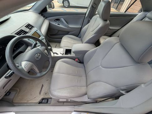 Used 2008 Toyota Camry Hybrid w/ Upgrade Pkg w/ Navigation FWD image 7