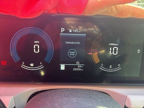 Used 2025 Hyundai Tucson SEL image 2