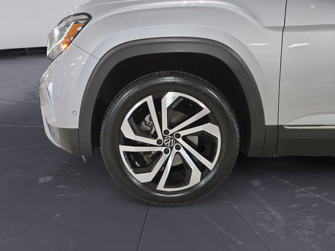 Used 2021 Volkswagen Atlas SEL Premium image 25