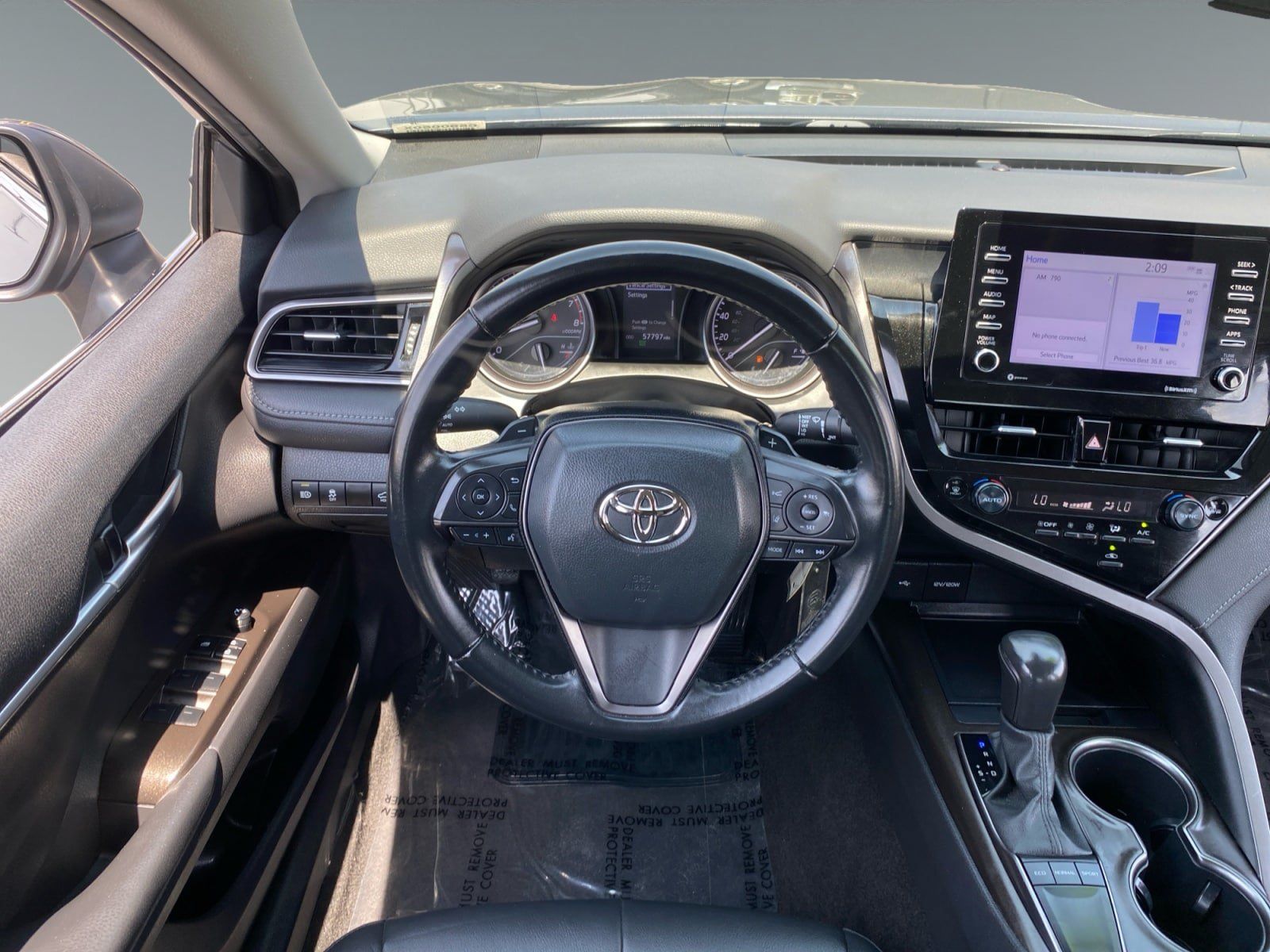 Used 2023 Toyota Camry SE FWD image 12