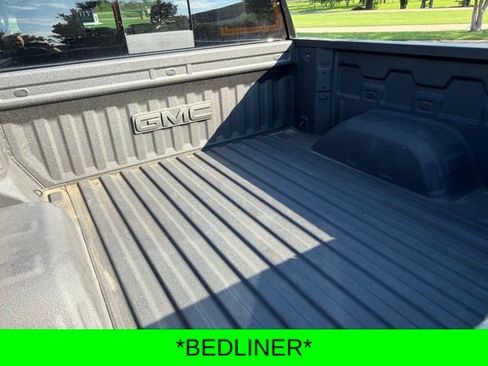 Used 2025 GMC Sierra 1500 AT4 w/ Technology Package AWD/4WD image 9