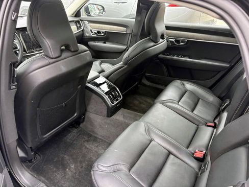 Used 2023 Volvo S90 B6 Ultimate w/ Lounge Package image 25