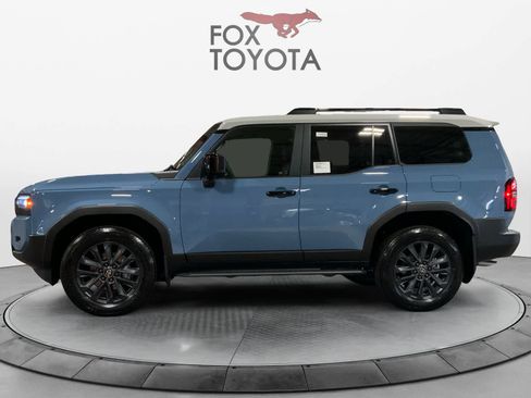 Used 2024 Toyota Land Cruiser image 2