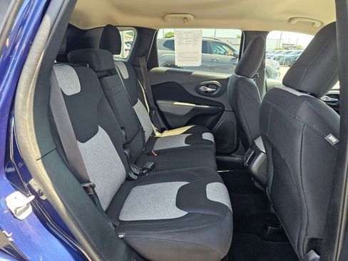 Used 2014 Jeep Cherokee Latitude FWD image 13