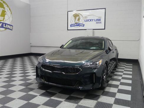 Used 2022 Kia Stinger GT2 AWD/4WD image 4