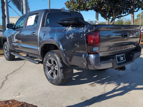 Certified 2019 Toyota Tacoma TRD Sport image 8