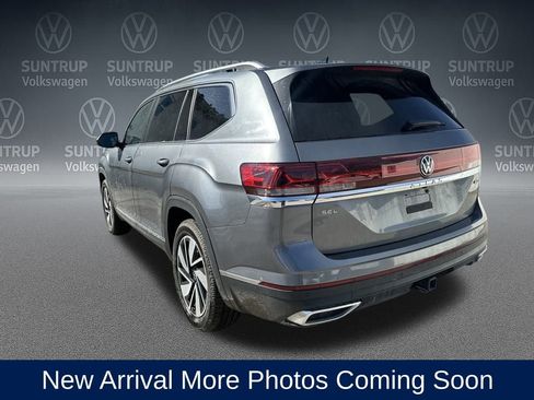 Used 2025 Volkswagen Atlas SEL image 2