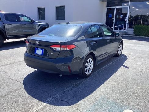 Used 2025 Toyota Corolla LE FWD image 3
