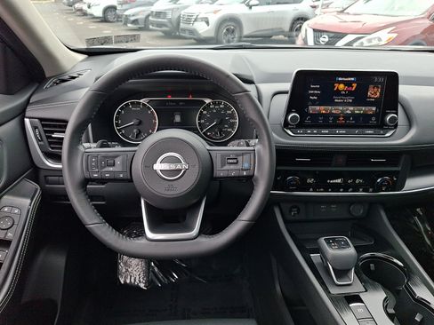 Certified 2024 Nissan Rogue SV w/ SV Premium Package AWD/4WD image 12