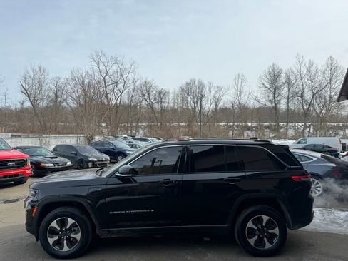 Used 2023 Jeep Grand Cherokee 4WD 4xe image 9