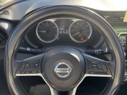 Used 2021 Nissan Kicks S FWD image 11