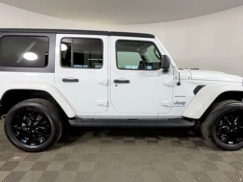 Used 2023 Jeep Wrangler Unlimited Sahara w/ Cold Weather Group AWD/4WD image 3