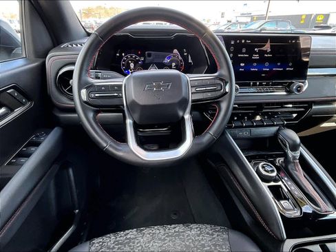 Used 2024 Chevrolet Colorado Z71 image 16