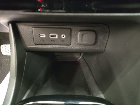 Used 2023 Buick Encore GX Select w/ Sport Touring Package FWD image 26