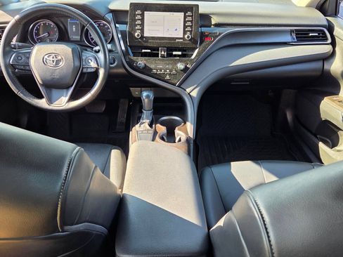 Used 2022 Toyota Camry SE w/ Convenience Package FWD image 8