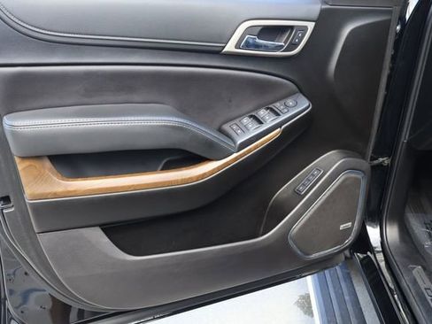 Used 2020 GMC Yukon Denali w/ Denali Premium Package image 9