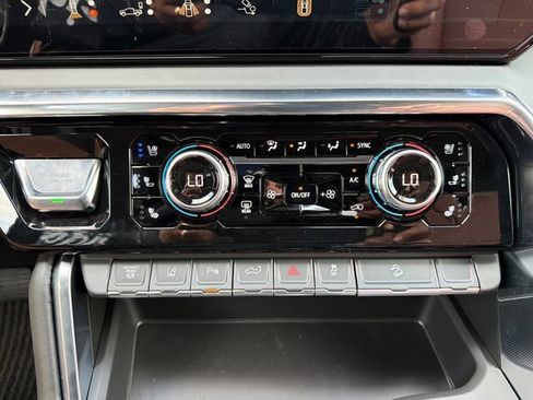 New 2026 GMC Sierra 2500 Denali Ultimate AWD/4WD image 14