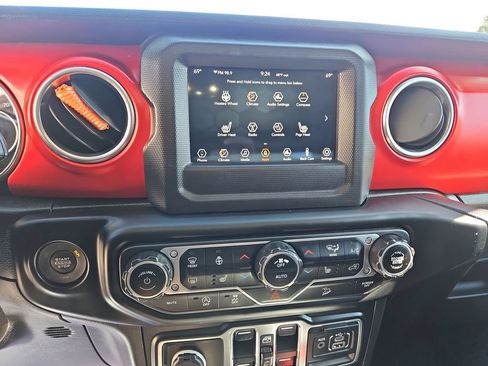 Used 2021 Jeep Wrangler Unlimited Rubicon w/ LED Lighting Group AWD/4WD image 20