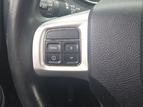 Used 2013 Dodge Avenger SXT FWD image 29