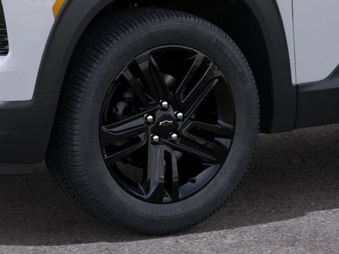 New 2026 Chevrolet TrailBlazer LT w/ Midnight Edition FWD image 9