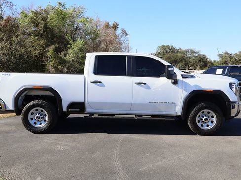 Used 2024 GMC Sierra 2500 Pro w/ Convenience Package image 9