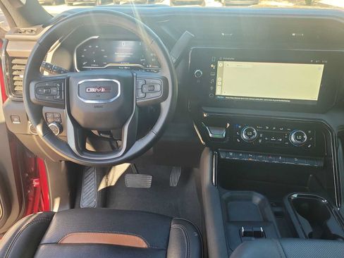 Used 2024 GMC Sierra 2500 AT4 w/ AT4 Preferred Package AWD/4WD image 14