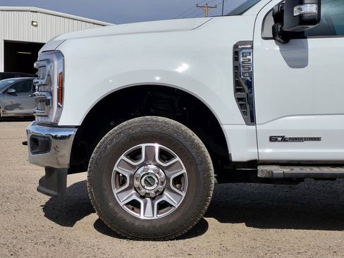 Used 2024 Ford F250 Lariat image 9