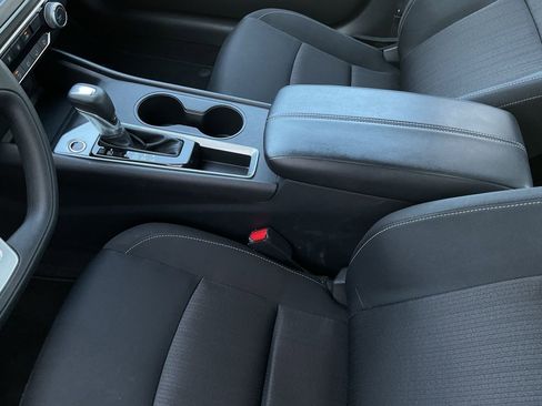 Used 2025 Nissan Altima 2.5 SV image 32