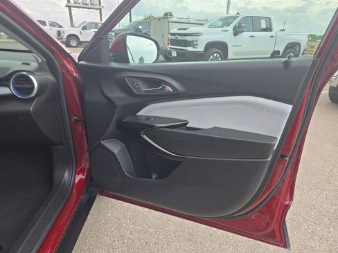 Certified 2024 Chevrolet Trax LT w/ Driver Confidence Package FWD image 23