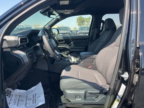 Used 2025 Toyota Tacoma SR5 w/ SR5 Upgrade Package image 9