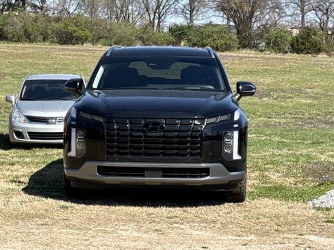 Used 2024 Hyundai Palisade Limited image 2