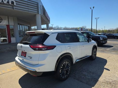 New 2026 Nissan Rogue Platinum image 4