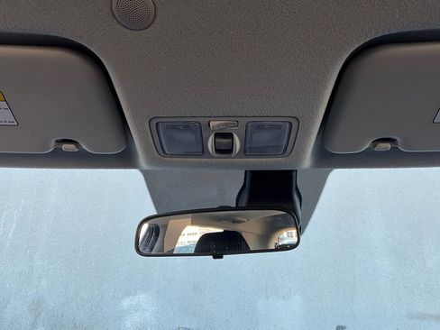 Used 2025 Hyundai Venue SEL image 15