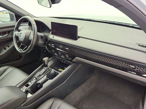 Used 2025 Honda Accord Sport image 25